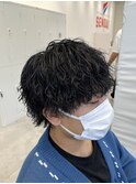 黒髪ツイスパ波巻きマッシュ無造作センターパート