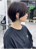 美髪シアーカラーピンクブラウンショートカット切りっぱなしボブ