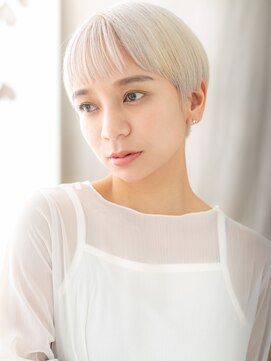 カバーヘアアンドスパ ブリス 浦和(COVER HAIR&SPA bliss) ホワイトブロンドハイトーンカラー小顔刈り上げショートY浦和