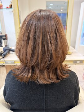 30代40代50代60代白髪ぼかしベージュウルフレイヤーセミロング