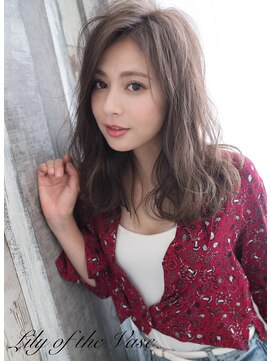 リリーオブザベイス(Lily of the Vase) 大人ウェーブ