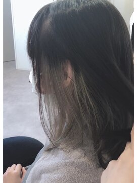 ナンバー(number+) 20代30代大人可愛い艶感グレージュイヤリングカラー外ハネ