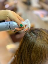 エイジング防止カラー剤のジアミンやアルカリ成分から『プロテクトオイル』で地肌を守り美髪を作り出します