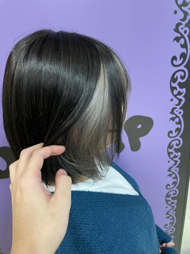 アンリップ ジー(salon unripG) R.K #インナーカラー #シルバー