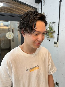 カノア(kanah) スパイラルパーマツイストスパイラルパーマセンターパート