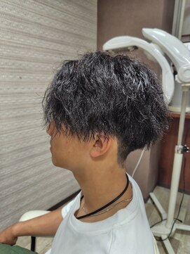 ヘア デザイン クランプ フロント(Hair Design CLAMP front) ツイストパーマ・センターパート