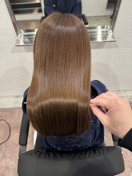 ハイフン(hyphen)の写真/髪のダメージを補修し、髪本来の美しさを引き出す。ダメージケアをしながら、理想のスタイルを実現。