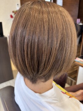 ヘアアンドスパ ベル(Belle) ミディアムボブ・伸ばしかけ・グレーベージュ・髪質改善カラー