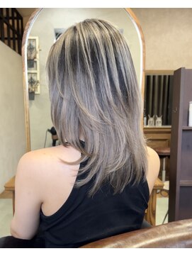 ビュートヘアー(Viewt hair) 【viewt hair】レイヤーカット × バレイヤージュ 福山市