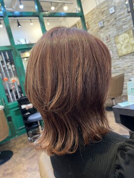 ヘアーラウンジ アンフィ 井土ヶ谷(Hair Lounge Anphi) ウルフレイヤー