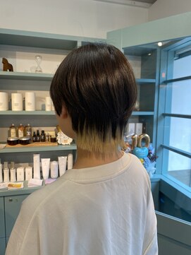 ウルフカット×インナーカラー