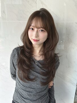 グレージュ×レイヤーカット