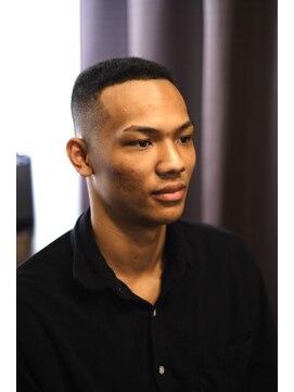 アモ(Amo) 【新富町】これぞバーバースタイル　スキンフェードで清潔感◎