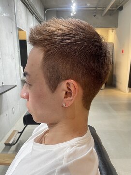 ブルニール 心斎橋(BLEUNIR) ベリーショート　短髪　フェード　ミルクティーベージュ