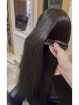 ブロッシー(blossy.)&nbsp;広がる癖には縮毛矯正オススメです！10代20代30代