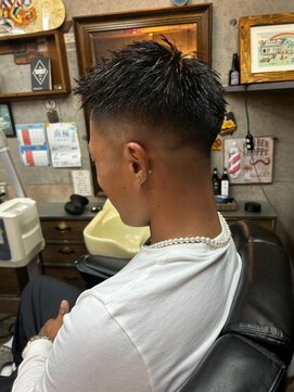 アールズ ヘア(R's hair) MEN’S HAIR/サーフカール/刈り上げセンターパート/印西