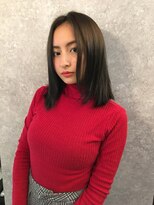 【佐藤詩穂】透明感抜群のダークアッシュカラーが人気