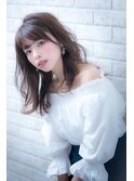 黒髪エアリーミディホワイトアッシュインナーカラーハイライト
