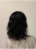 癖毛をいかしたパーマ風ヘアー