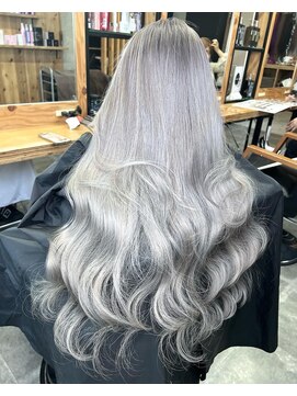 ラピス 名古屋本店(Lapis) ホワイトカラー