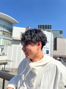 アイズ 渋沢(AIZU) 波巻きパーマツイストスパイラルパーマメンズカラーメンズカット