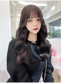 韓国ヘア　ダークカラー　顔周りレイヤー　前髪ぱっつん　透明感