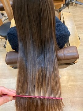 グランバイ アトリエドングリ(Grand × AtlierDonguri) お客様髪質改善データ932(酸性縮毛矯正)