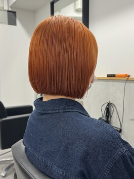 ラフ 新宿(Laff) 切りっぱなしボブミニボブぱつっとボブハイトーンボブ/ショート