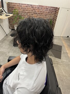 テティス(TETISS) ミディアムミックス縦落ちパーマ