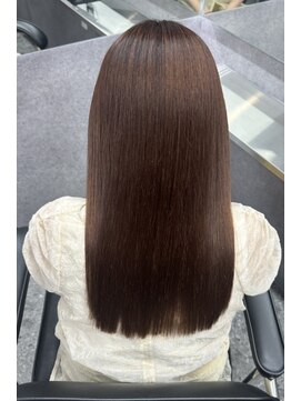 スライバイリアオオサカ(Sly By Ria OSAKA) 髪質改善/縮毛矯正/酸性ストレート【梅田】【大阪】