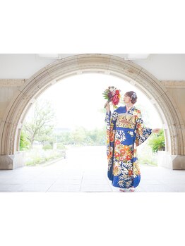 老舗呉服店”伊勢屋”と”フォトスタジオ”提携サロン。レンタルから着付け・ヘアセット、撮影まで可能◎