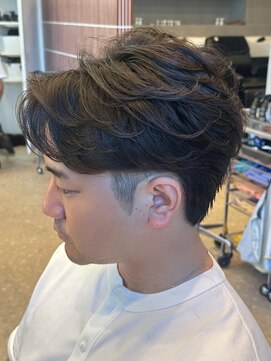 エリマバイフィフス 調布(elima by fifth) 調布センターパートニュアンスパーマフェザーパーマコンマヘア