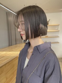 理想のスタイルを叶えるならNAVYへ！再現性高いカットで洗練された印象に◎ワンランク上のスタイルを是非＊