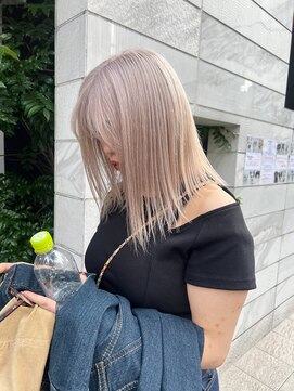 ホワイトベージュ