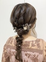 コトナ(kotona)&nbsp;【編み下ろしヘアアレンジ】シニヨンカチモリねじりハーフツイン