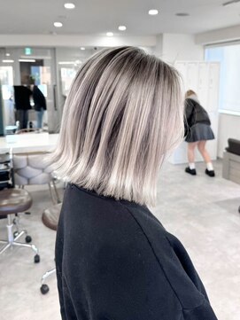 エルサ ザ リープ(ELSA the leap) 【ブリーチカラー/ダブルカラー】バレイヤージュ/シャドールーツ