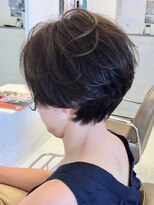 ミッテル(mittell)&nbsp;ショートヘア毛先パーマことりベージュ黒髪ウォーターフォール