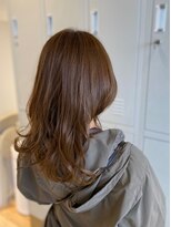 マシェリ(ma cherie)&nbsp;ローレイヤーで毛先に少し動きを出し、こなれ感のあるスタイル