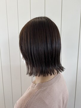 アドラーブル 女池店(adorable) 大人かわいい外ハネ切りっぱなしボブ くびれ 透明感暗髪