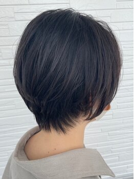 ジッピー ヘアーコレクションの写真/【駅近/駐車場あり】骨格や髪質を見極めた似合わせカットが人気◎再現性の高いStyleで毎日のセットも楽々♪