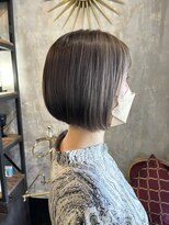 フルアヘッド(FULL A HEAD)&nbsp;オリーブベージュの前下がりボブ