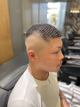 ヤード(YARD) スキンフェード × パンチ