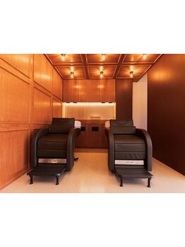 高級感ある内装と落ち着いた空間で、あなただけの贅沢なひと時を…。価値ある時間をお過ごしいただけます