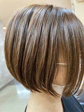 トゥルーイチロク(True16) 前下がりボブボブ