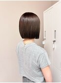 タッセルボブダブルカラー切りっぱなしボブ外ハネボブ顔周り30代