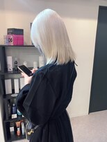 ペレ 原宿(PELE)&nbsp;ダブルカラー/ケアブリーチ/羽エクステ/原宿