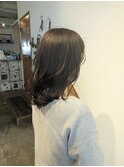 オリーブベージュ