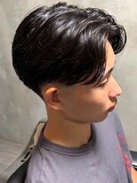 ディスイズバーバーサード(THIS IS BARBER 3rd)&nbsp;ニュアンスパーマ メンズショート センターパート マッシュ