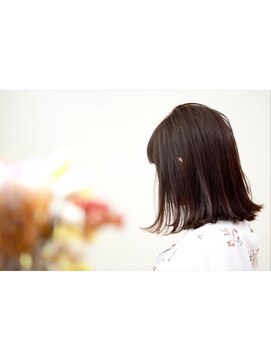 ラッシュグラス(Rush grass) 外ハネスィングボブ