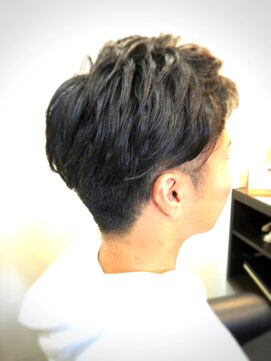 ブランシェ(Branche) ツーブロック刈り上げショート